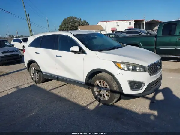 5XYPG4A5XGG034351 2016 KIA SORENTO - Image 1