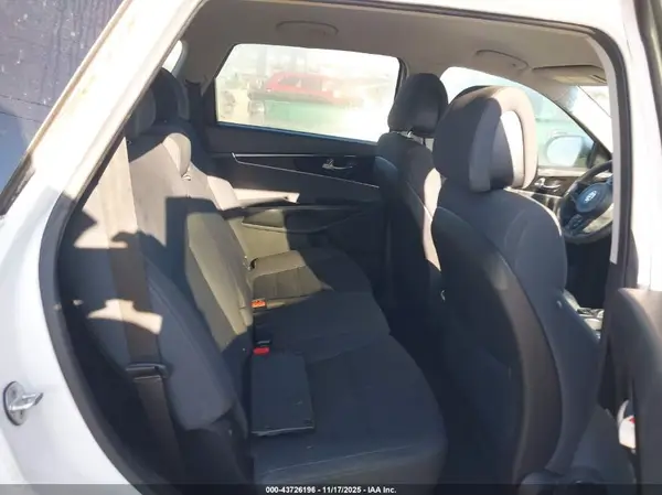 5XYPG4A5XGG034351 2016 KIA SORENTO - Image 8
