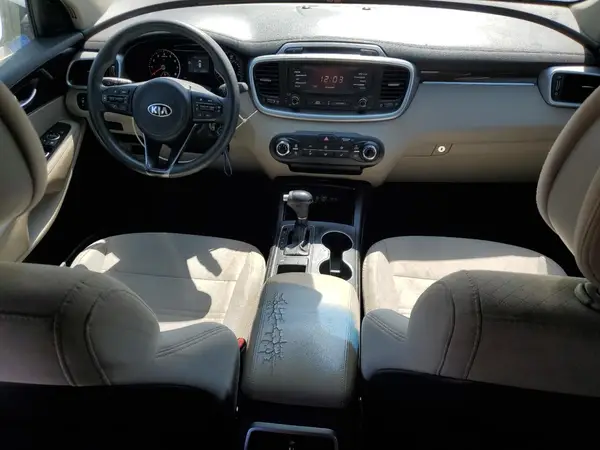 5XYPG4A5XGG070461 2016 KIA SORENTO - Image 8