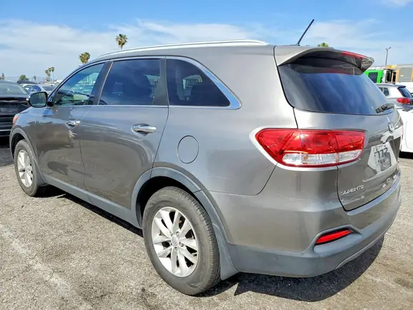 5XYPG4A5XGG094596 2016 KIA SORENTO - Image 2