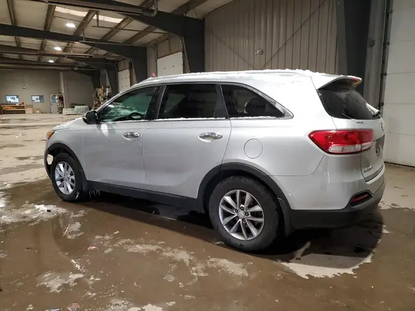 5XYPG4A5XGG109582 2016 KIA SORENTO - Image 2