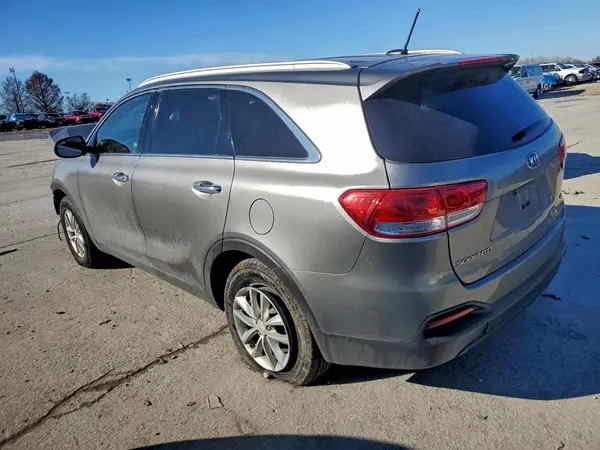 5XYPG4A5XGG111073 2016 KIA SORENTO - Image 2
