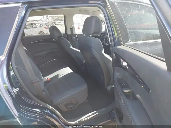 5XYPG4A5XGG111932 2016 KIA SORENTO - Image 8
