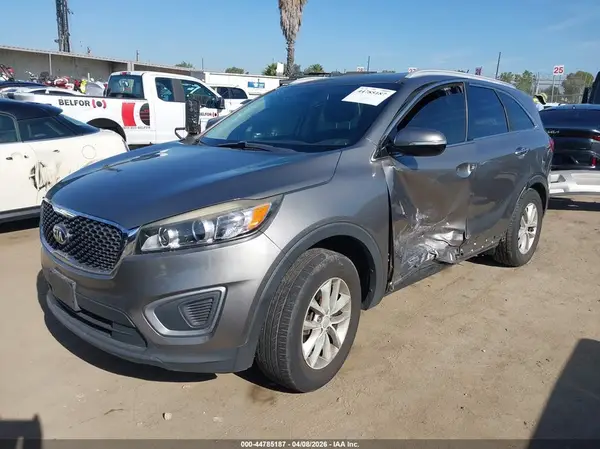 5XYPG4A5XGG129489 2016 KIA SORENTO - Image 2
