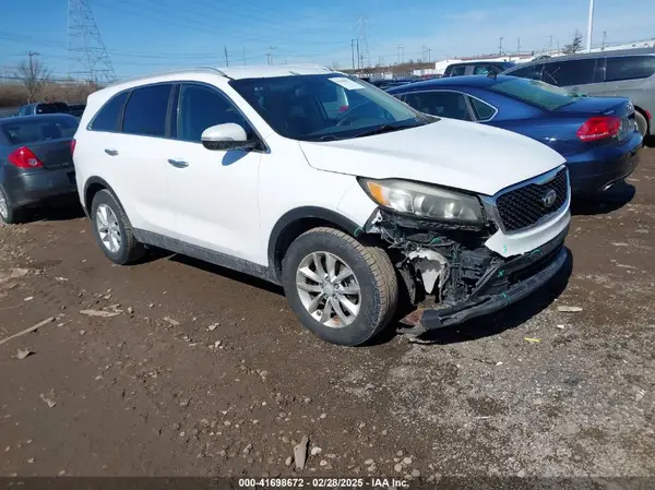 5XYPG4A5XGG133607 2016 KIA SORENTO - Image 1
