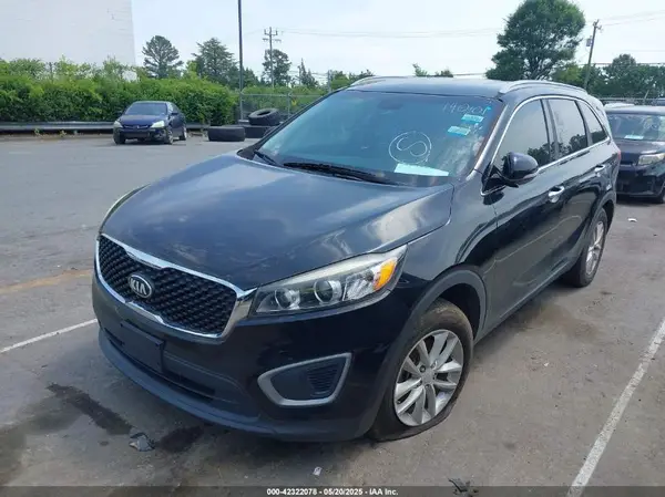 5XYPG4A5XGG140301 2016 KIA SORENTO - Image 2