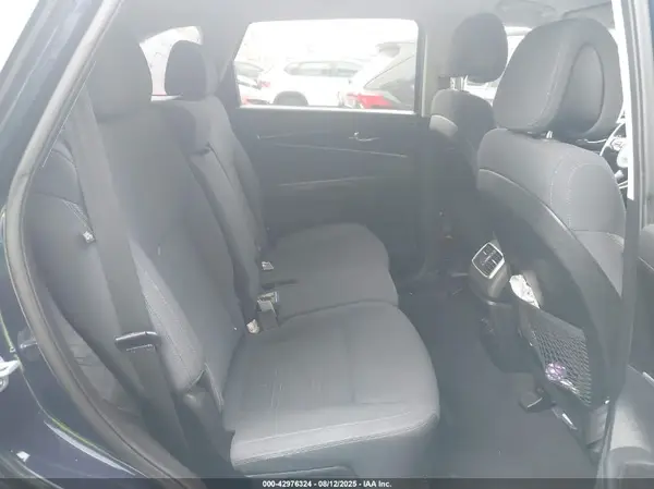 5XYPG4A5XGG147829 2016 KIA SORENTO - Image 8