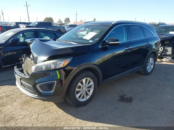 5XYPG4A5XGG177607 2016 KIA SORENTO - Image 2