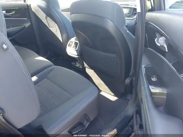 5XYPG4A5XGG180636 2016 KIA SORENTO - Image 8