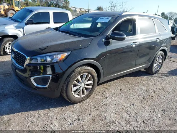 5XYPG4A5XHG188026 2017 KIA SORENTO - Image 2