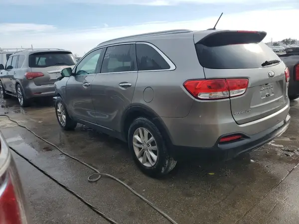 5XYPG4A5XHG189094 2017 KIA SORENTO - Image 2