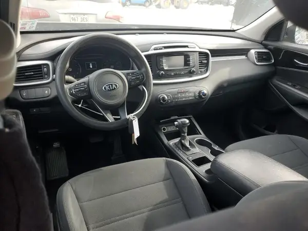 5XYPG4A5XHG189094 2017 KIA SORENTO - Image 8