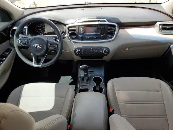 5XYPG4A5XHG200658 2017 KIA SORENTO - Image 8