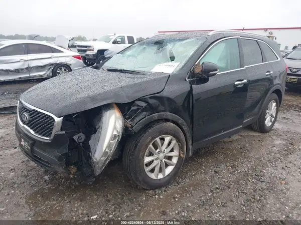 5XYPG4A5XHG209831 2017 KIA SORENTO - Image 2