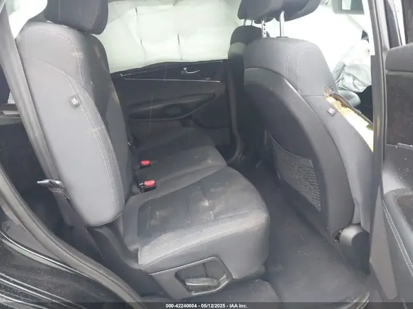 5XYPG4A5XHG209831 2017 KIA SORENTO - Image 8