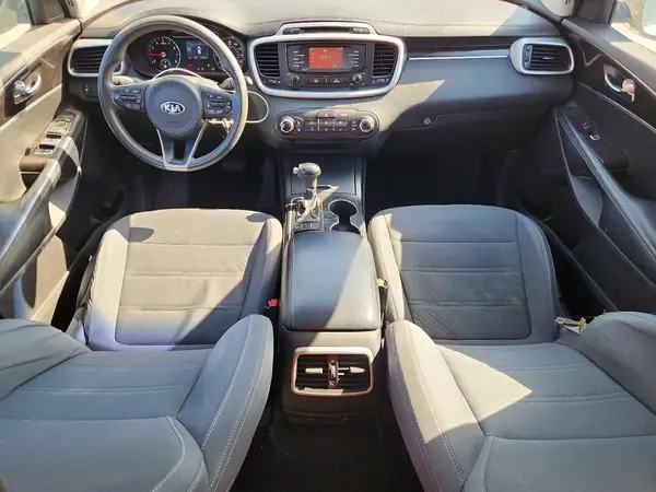 5XYPG4A5XHG217010 2017 KIA SORENTO - Image 8