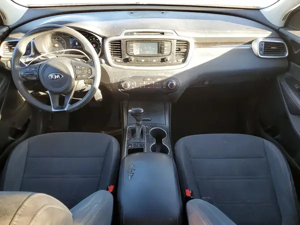 5XYPG4A5XHG219579 2017 KIA SORENTO - Image 8