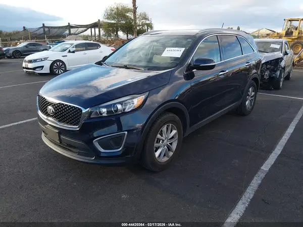 5XYPG4A5XHG221414 2017 KIA SORENTO - Image 2