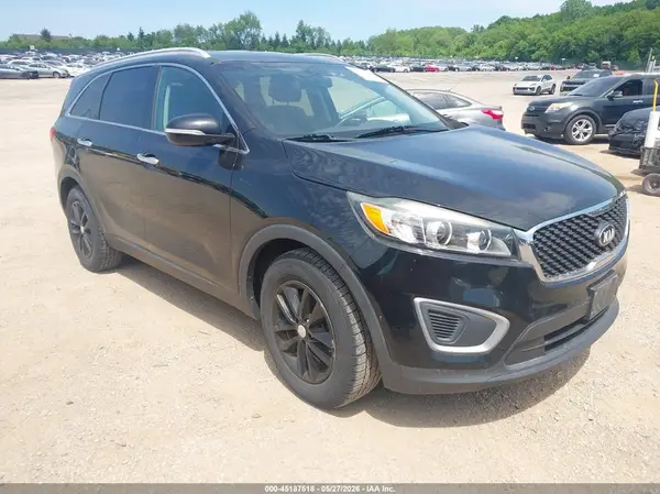 5XYPG4A5XHG225110 2017 KIA SORENTO - Image 1