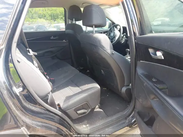 5XYPG4A5XHG225110 2017 KIA SORENTO - Image 8