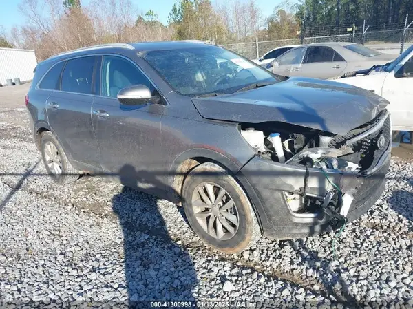 5XYPG4A5XHG228153 2017 KIA SORENTO - Image 1