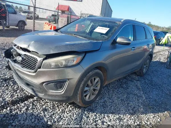 5XYPG4A5XHG228153 2017 KIA SORENTO - Image 2