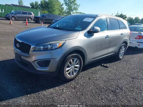 5XYPG4A5XHG230744 2017 KIA SORENTO - Image 2