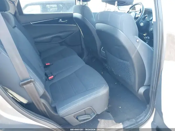 5XYPG4A5XHG230744 2017 KIA SORENTO - Image 8