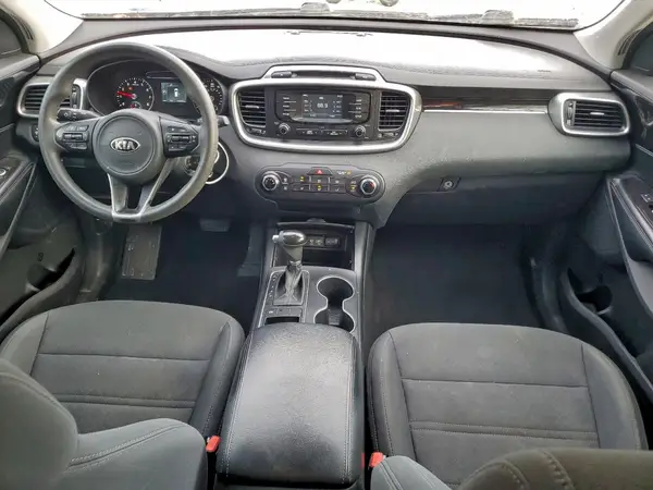 5XYPG4A5XHG250573 2017 KIA SORENTO - Image 8