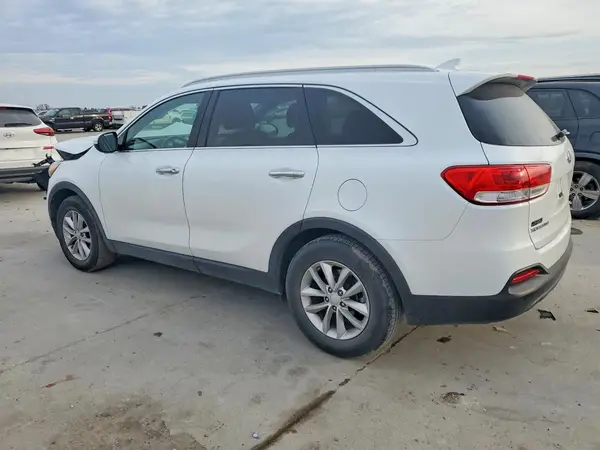 5XYPG4A5XHG285730 2017 KIA SORENTO - Image 2