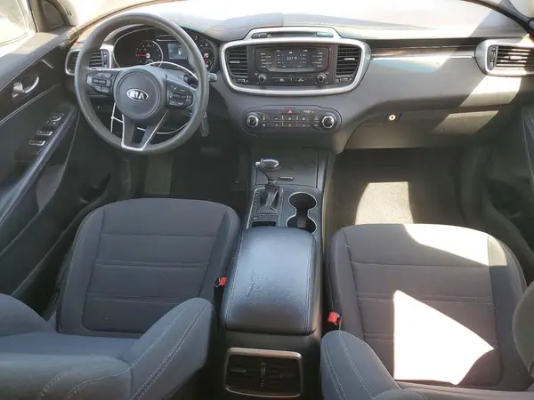 5XYPG4A5XHG291995 2017 KIA SORENTO - Image 8