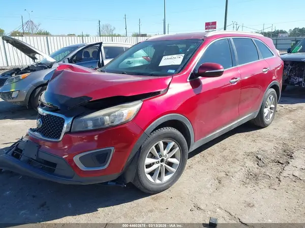 5XYPG4A5XHG302798 2017 KIA SORENTO - Image 2