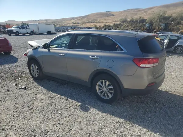 5XYPG4A5XHG307127 2017 KIA SORENTO - Image 2