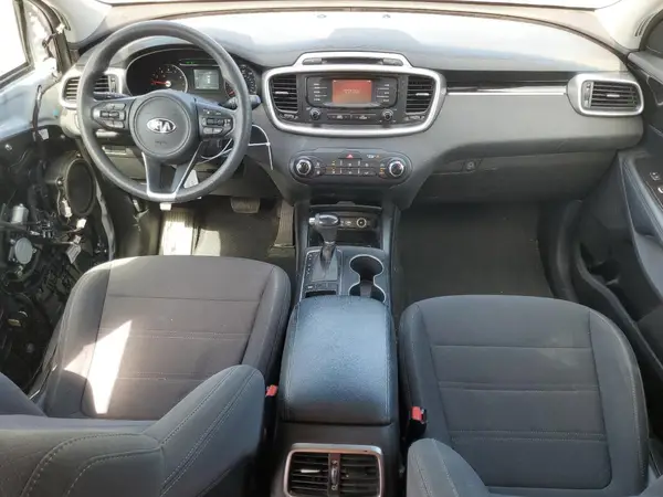 5XYPG4A5XHG308908 2017 KIA SORENTO - Image 8