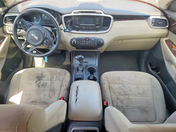 5XYPG4A5XHG310206 2017 KIA SORENTO - Image 8