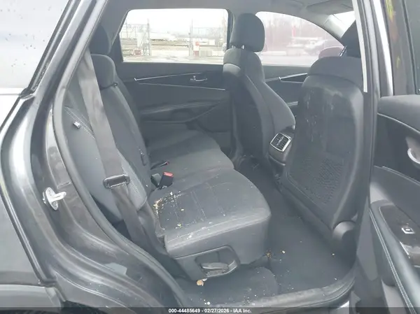 5XYPG4A5XHG319150 2017 KIA SORENTO - Image 8
