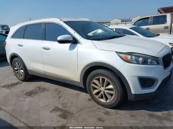 5XYPG4A5XHG331864 2017 KIA SORENTO - Image 1
