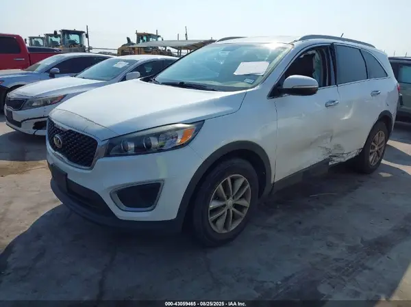 5XYPG4A5XHG331864 2017 KIA SORENTO - Image 2