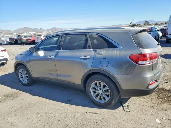 5XYPG4A5XJG354065 2018 KIA SORENTO - Image 2
