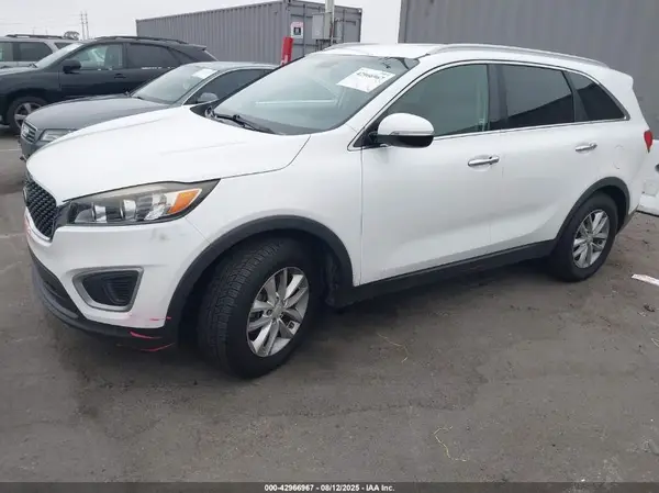 5XYPG4A5XJG359038 2018 KIA SORENTO - Image 2