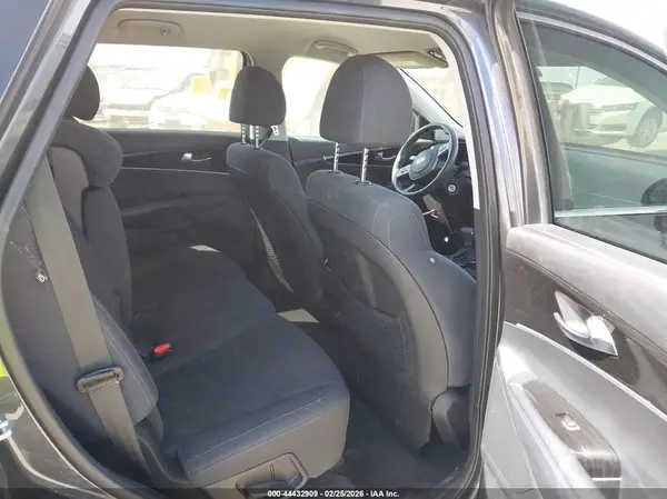 5XYPG4A5XKG441188 2019 KIA SORENTO - Image 8