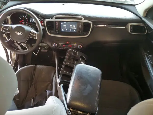 5XYPG4A5XKG446648 2019 KIA SORENTO - Image 8