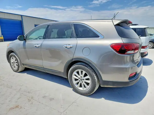 5XYPG4A5XKG483053 2019 KIA SORENTO - Image 2