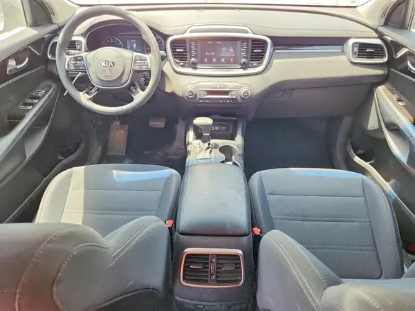 5XYPG4A5XKG483053 2019 KIA SORENTO - Image 8