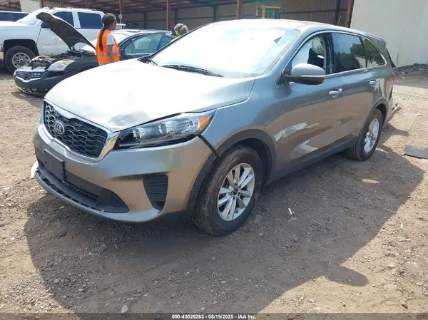 5XYPG4A5XKG496739 2019 KIA SORENTO - Image 2