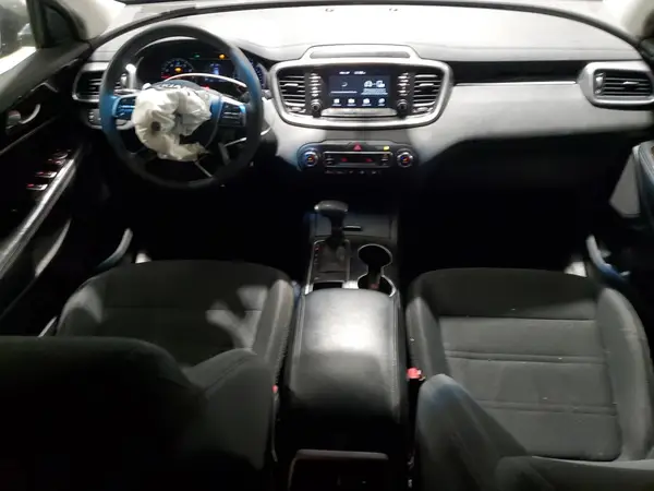 5XYPG4A5XKG519209 2019 KIA SORENTO - Image 8