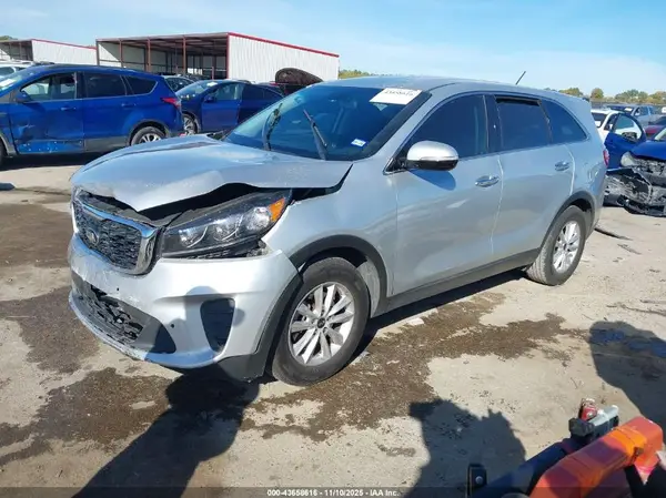 5XYPG4A5XKG545809 2019 KIA SORENTO - Image 2