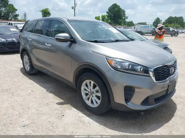5XYPG4A5XKG555143 2019 KIA SORENTO - Image 1