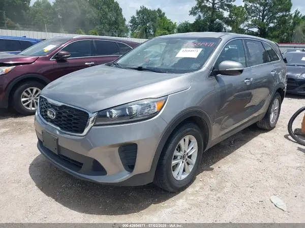 5XYPG4A5XKG555143 2019 KIA SORENTO - Image 2