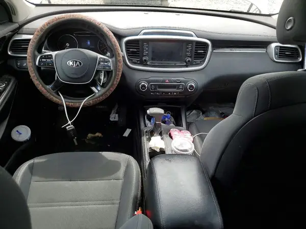 5XYPG4A5XKG564280 2019 KIA SORENTO - Image 8
